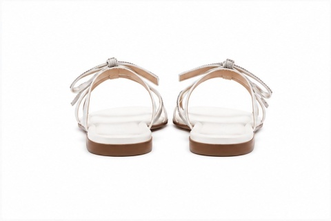 Stuart Weitzman – eleganckie sandały z kryształkowymi kokardkami Rozmiar 34.5
