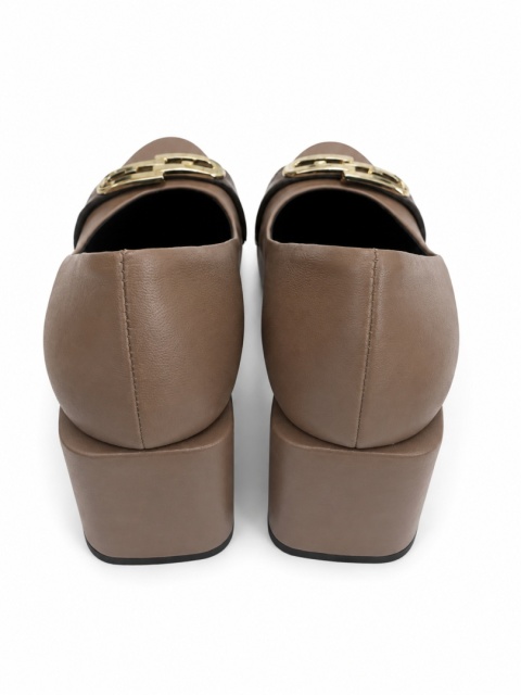 Furla Chain Pump 80 Skórzane Czółenka na Słupku Greige/Cognac Rozmiar 39