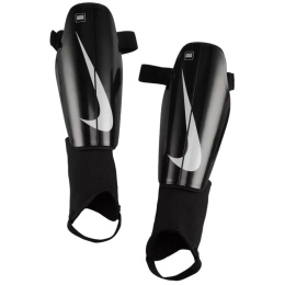 Ochraniacze Nike Charge junior rozmiar L