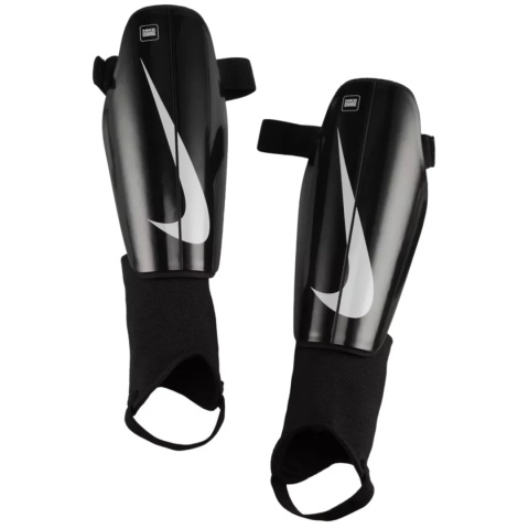 Ochraniacze Nike Charge junior rozmiar L